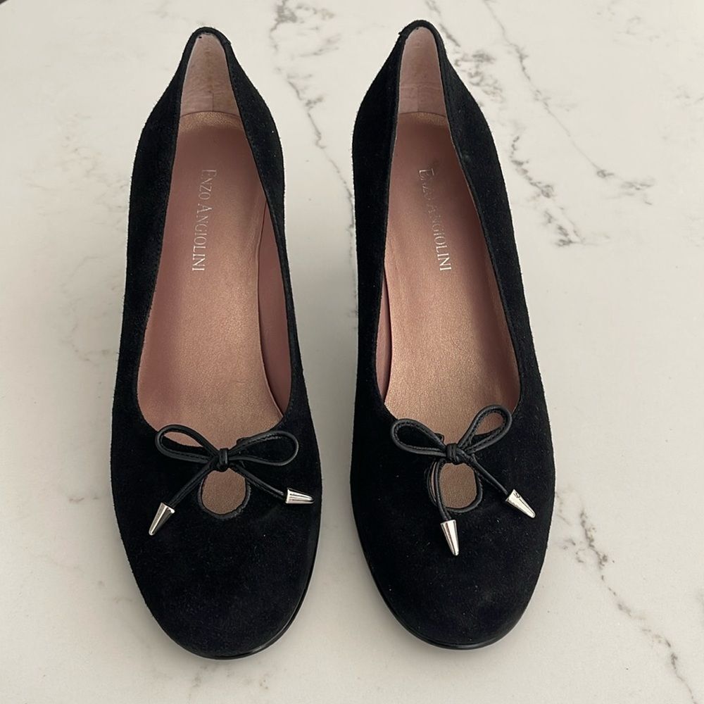 Enzo Angiolini Black Suede Pointed-Toe Flats with Bow and Silver Tips